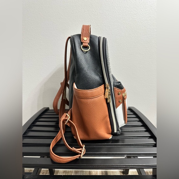 Itzy Ritzy Mini Diaper bag - Picture 2 of 15